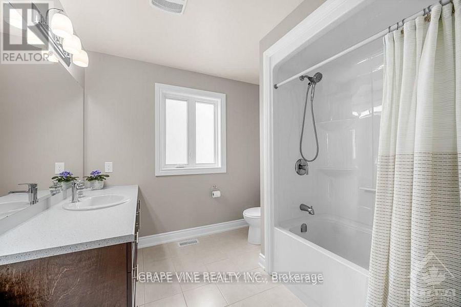 Photo 11 of 862 Oat Straw Way, Ottawa ON