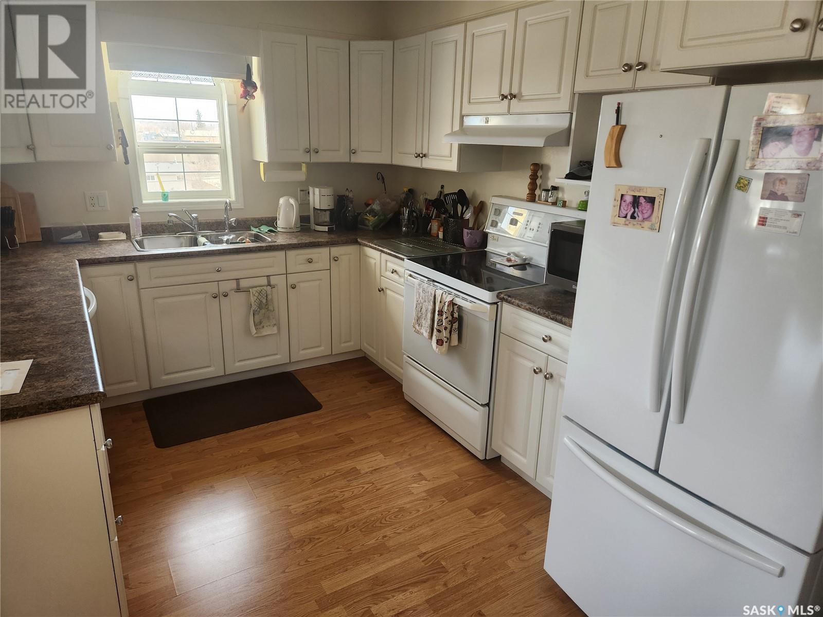 Photo 11 of 306 729 101st Avenue, Tisdale SK