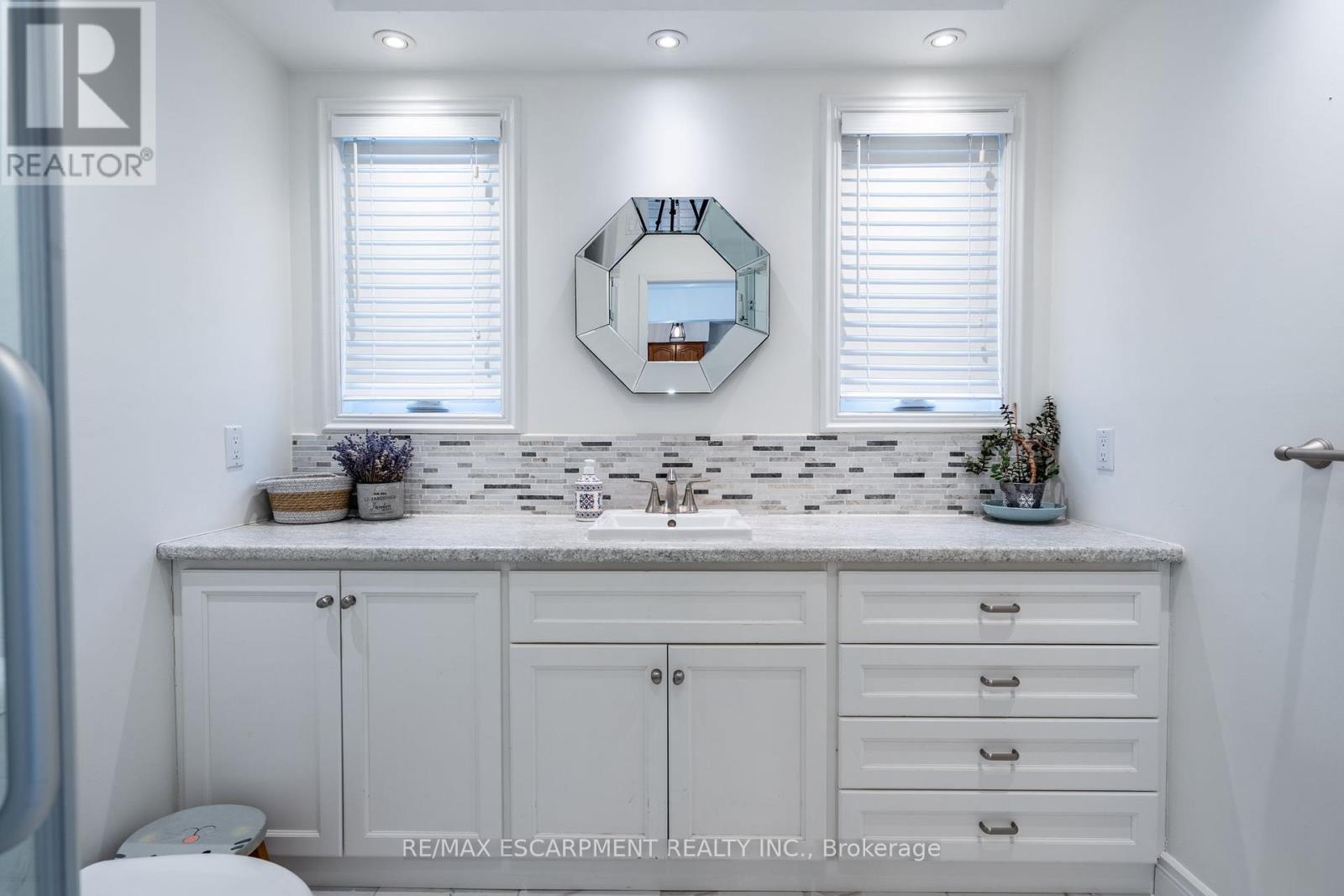 Photo 22 of 2806 Upper James Street, Hamilton ON