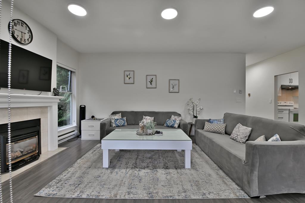 Photo 13 of 215 13918 72 Avenue, Surrey BC