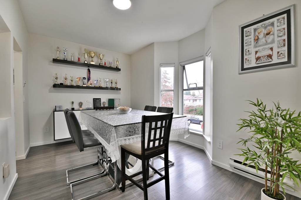 Photo 5 of 215 13918 72 Avenue, Surrey BC