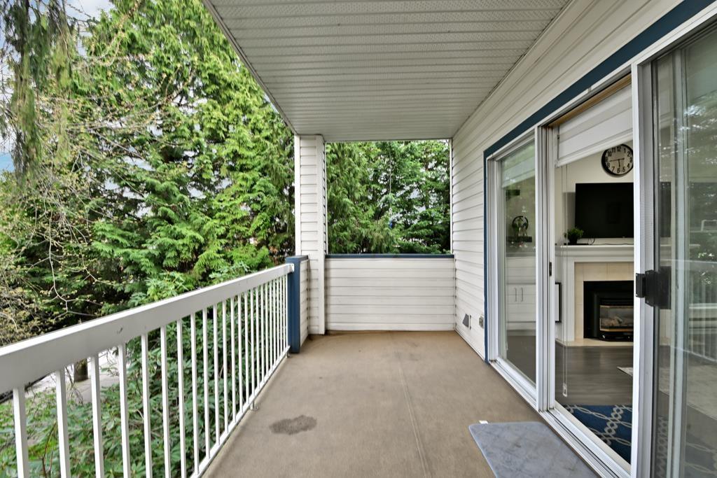 Photo 11 of 215 13918 72 Avenue, Surrey BC