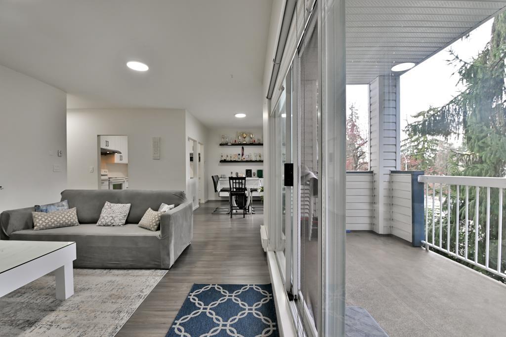 Photo 3 of 215 13918 72 Avenue, Surrey BC