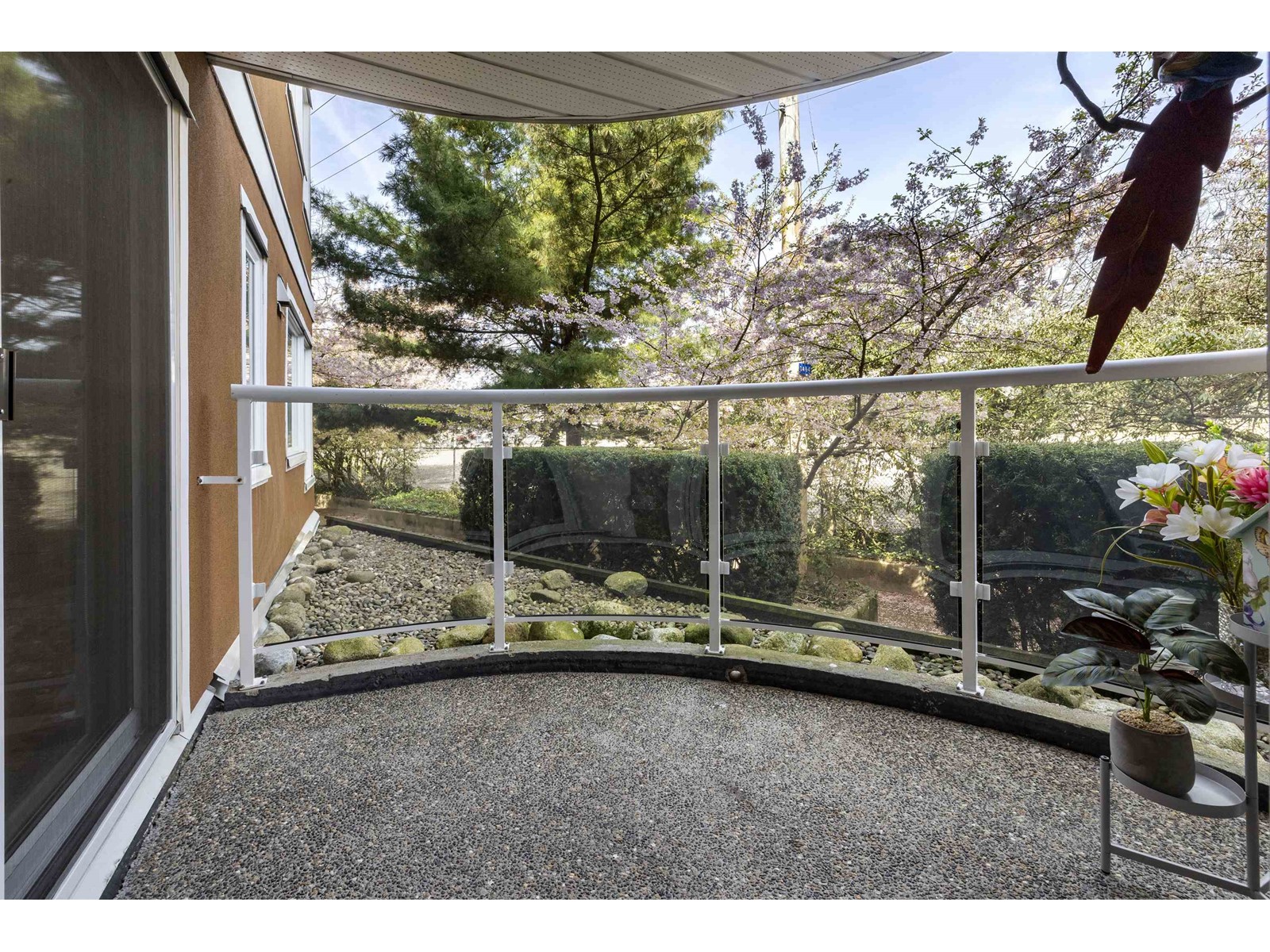 104 15213 PACIFIC AVENUE, White Rock