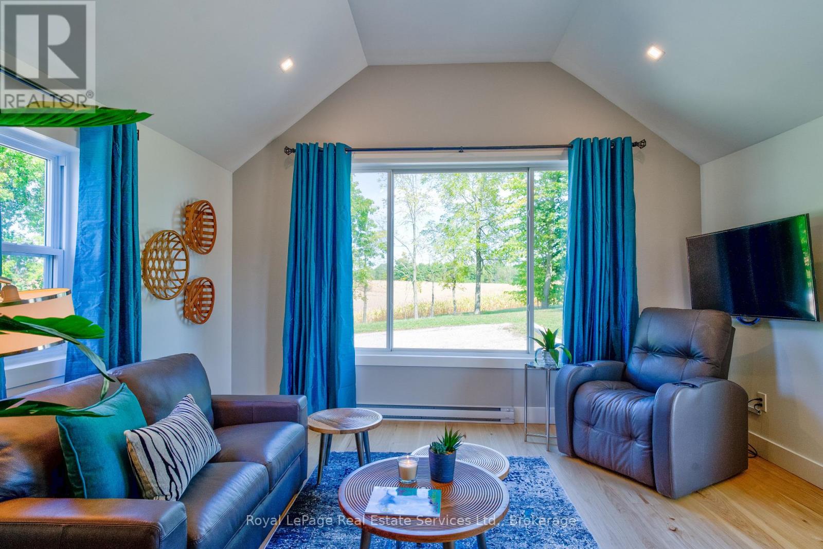 Photo 16 of 1748 Centre Road, Hamilton ON