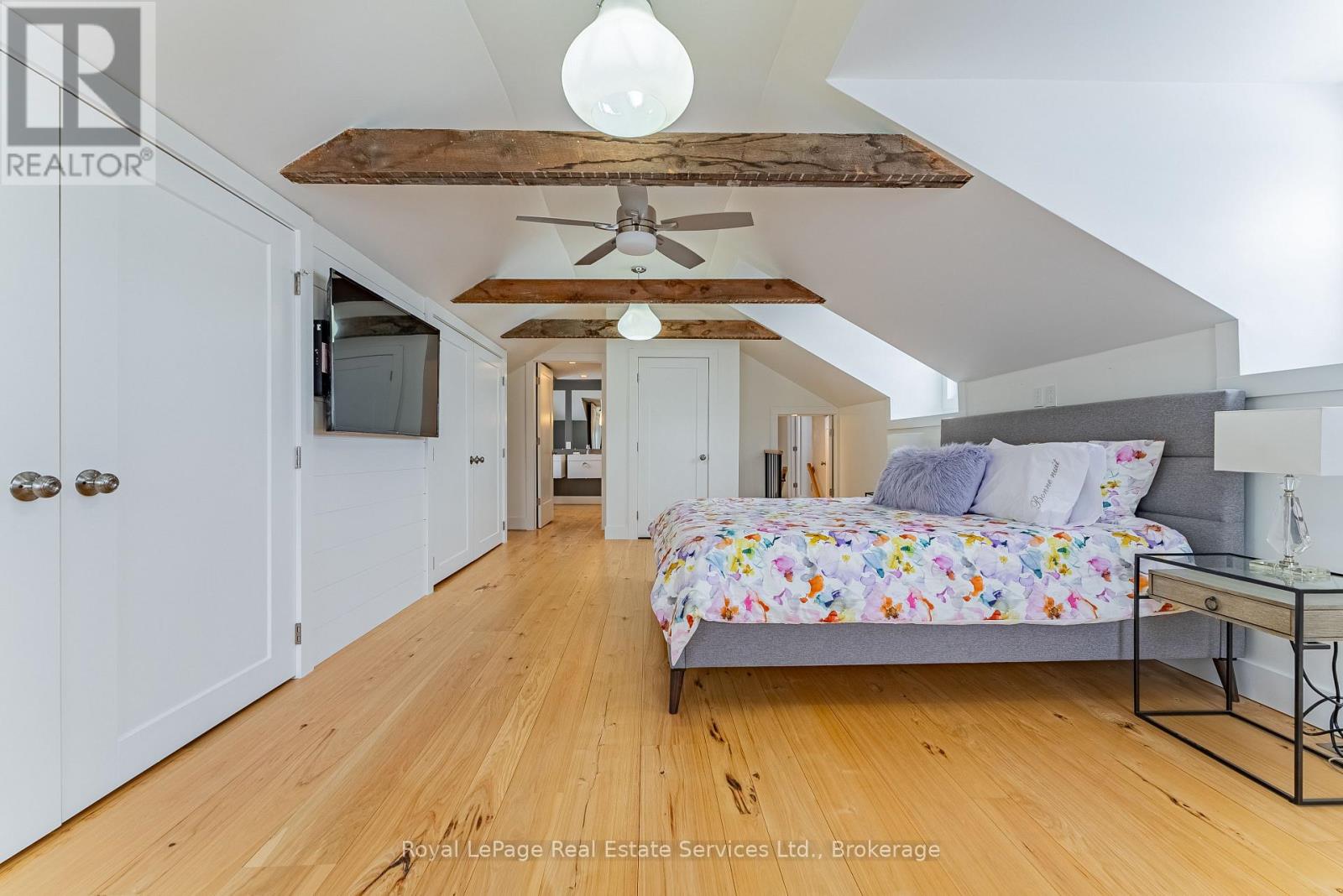 Photo 19 of 1748 Centre Road, Hamilton ON