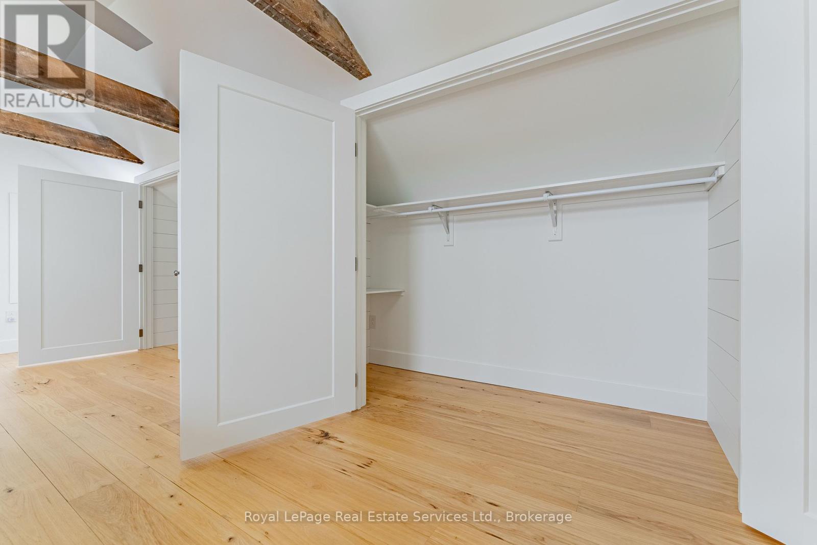 Photo 21 of 1748 Centre Road, Hamilton ON