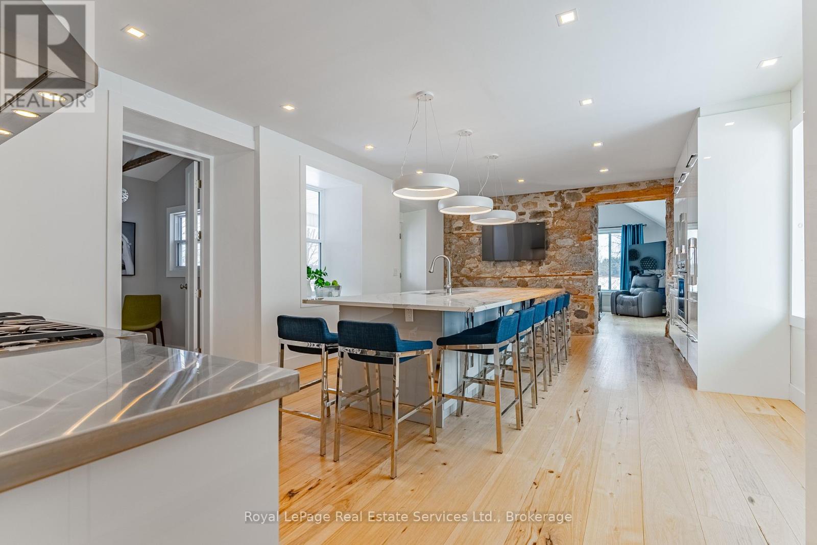 Photo 8 of 1748 Centre Road, Hamilton ON