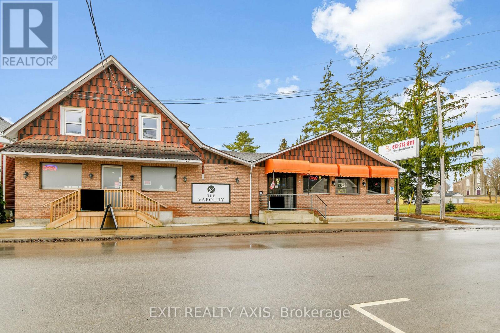 Photo 32 of 39 Bedford Street S, Westport ON