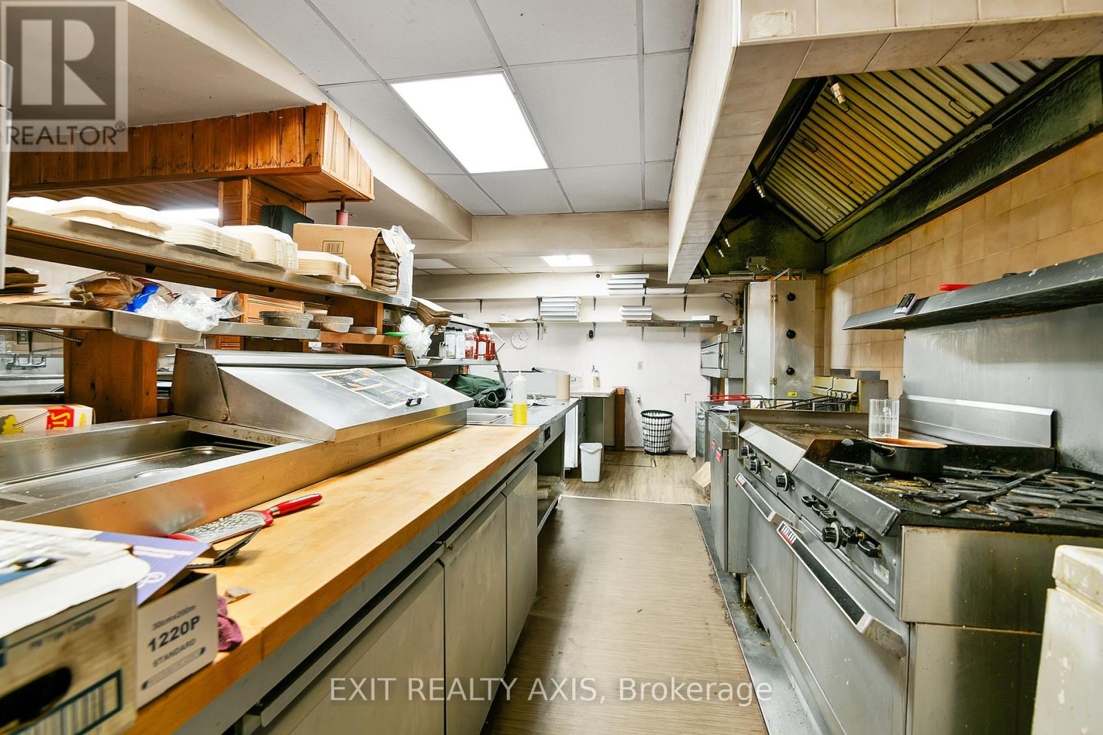 Photo 2 of 39 Bedford Street S, Westport ON