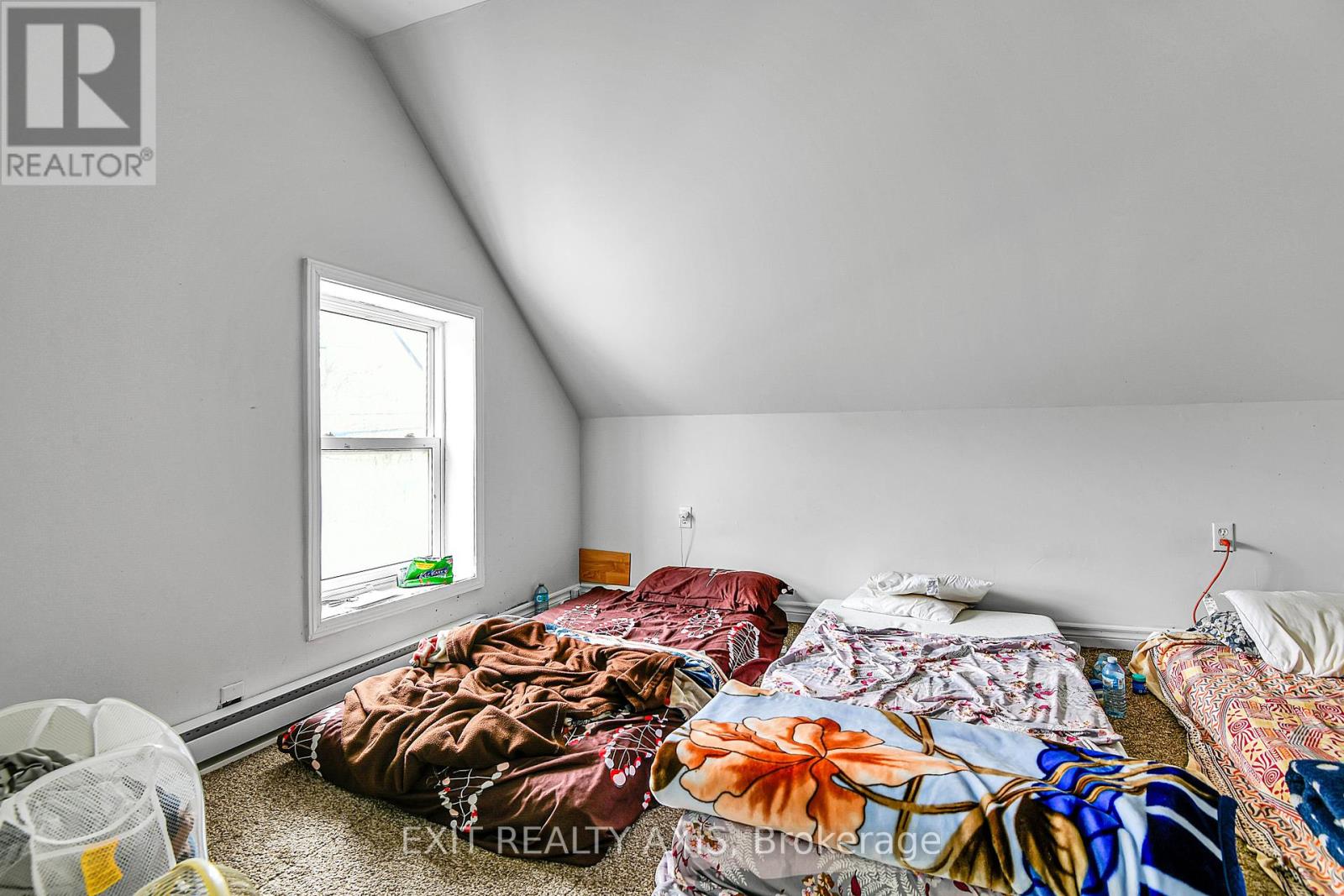 Photo 23 of 39 Bedford Street S, Westport ON