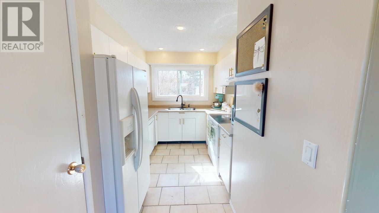 Photo 16 of 9018 112 Avenue, Fort St John BC