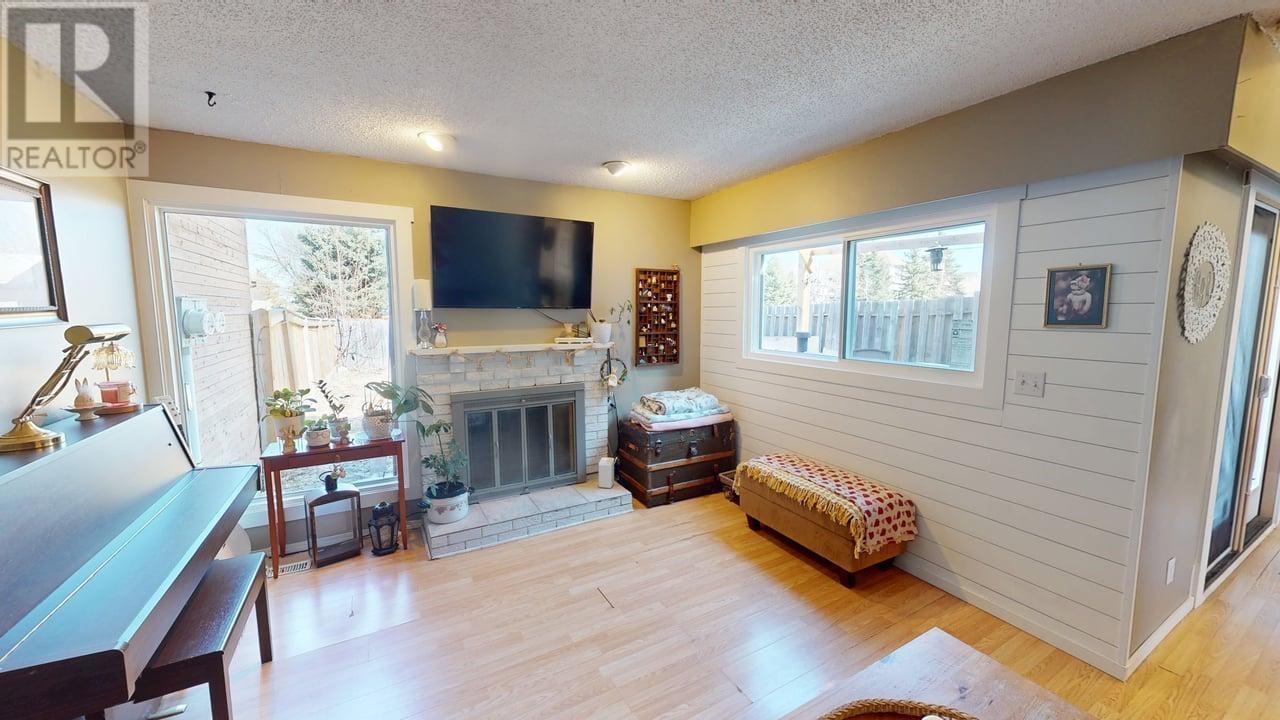 Photo 12 of 9018 112 Avenue, Fort St John BC