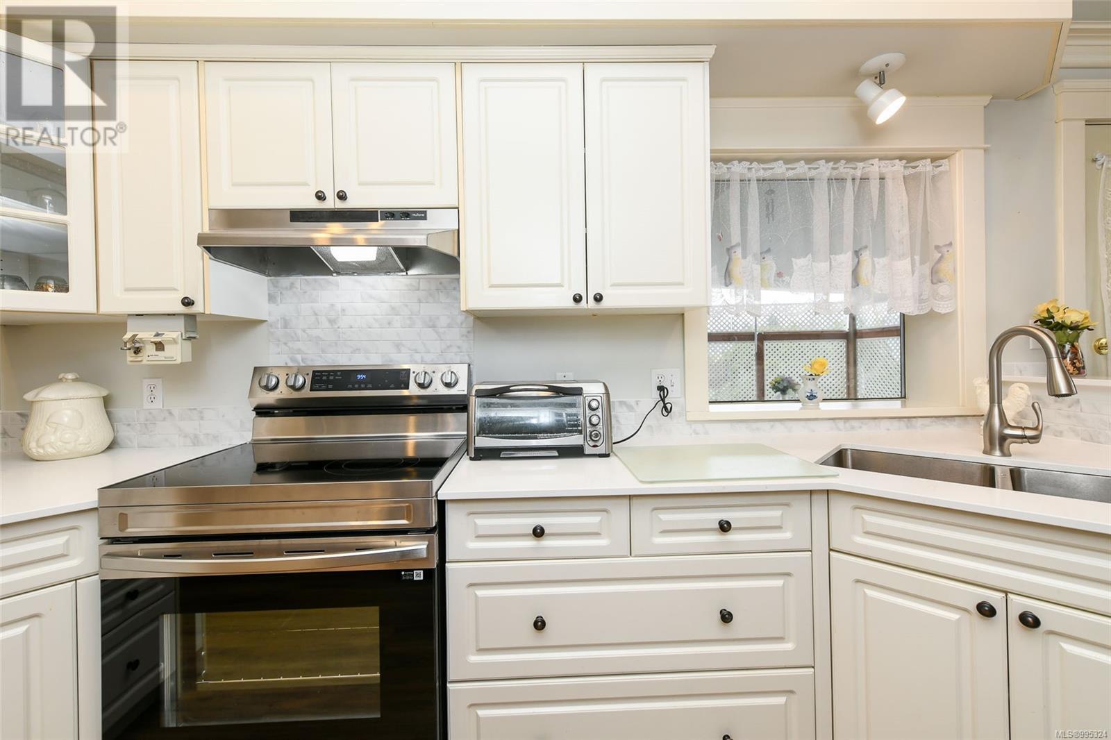 1810 Cumberland Rd, Courtenay