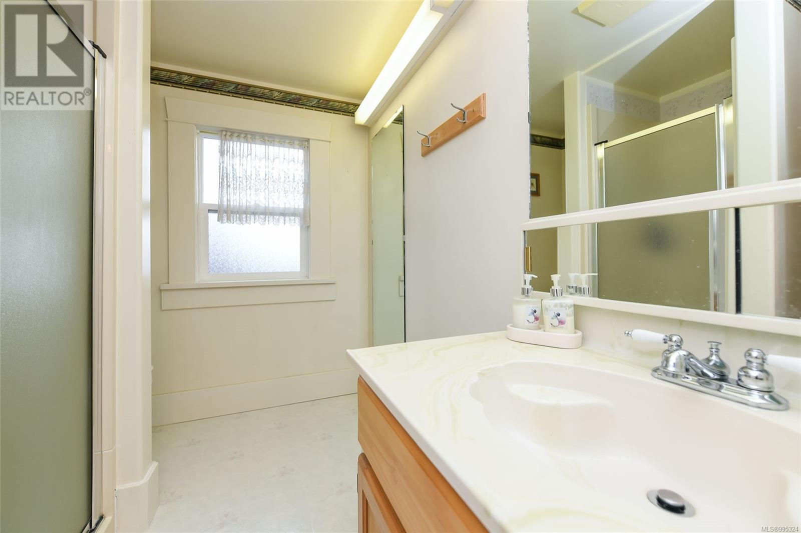 1810 Cumberland Rd, Courtenay