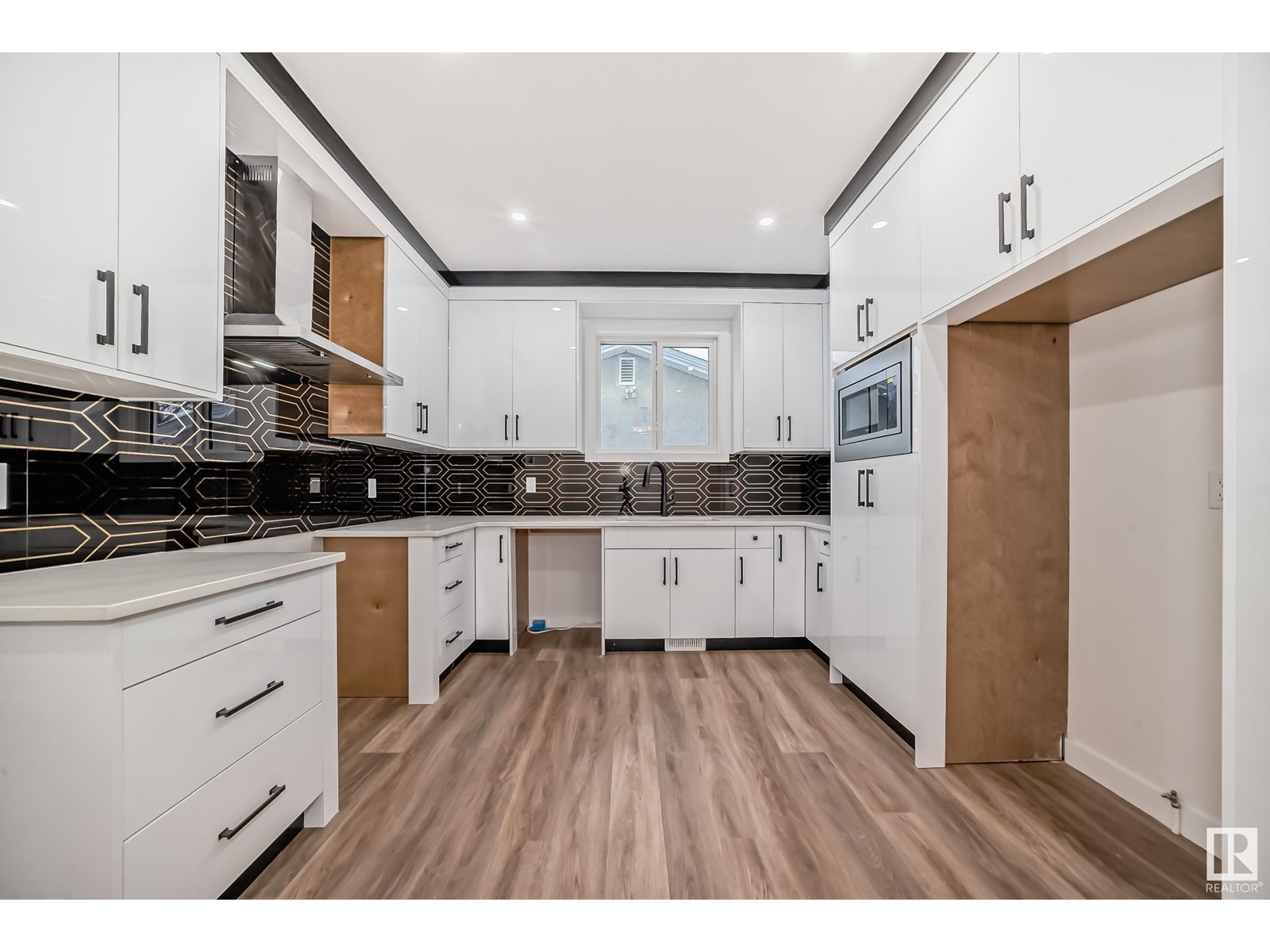 2 12122 43 ST NW, Edmonton