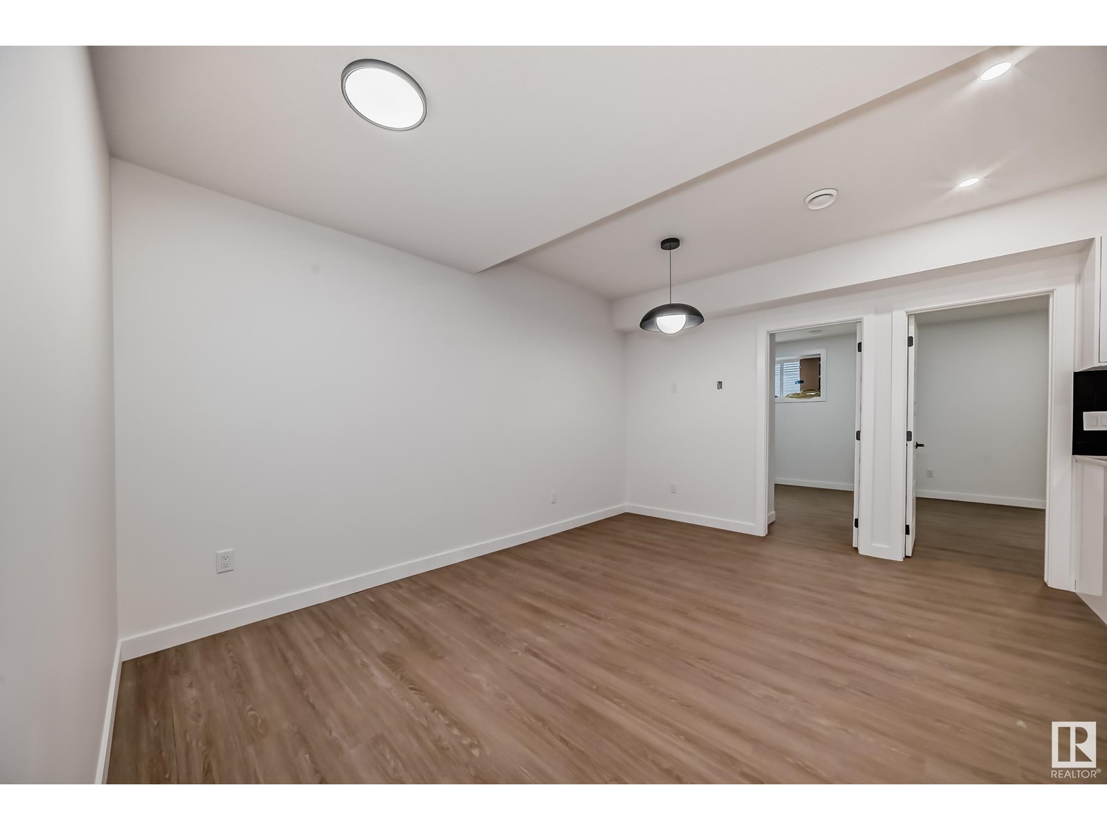 2 12122 43 ST NW, Edmonton