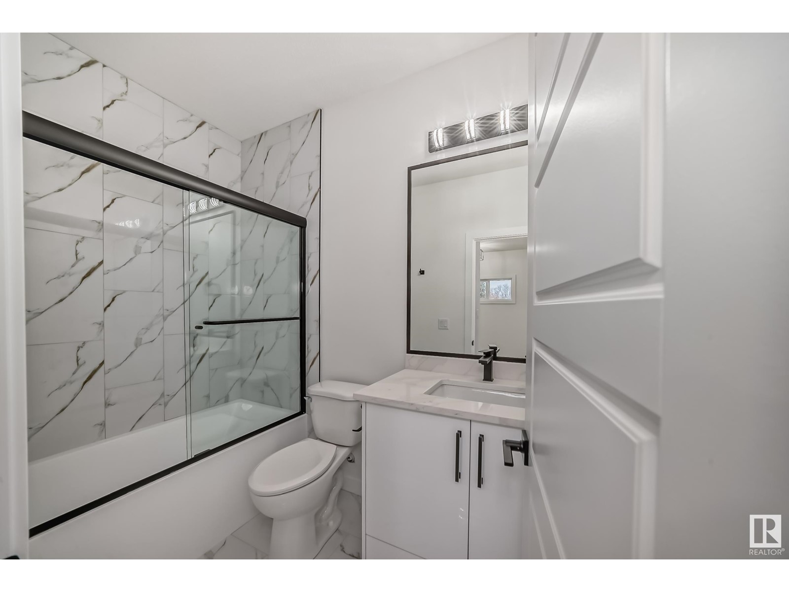 2 12122 43 ST NW, Edmonton