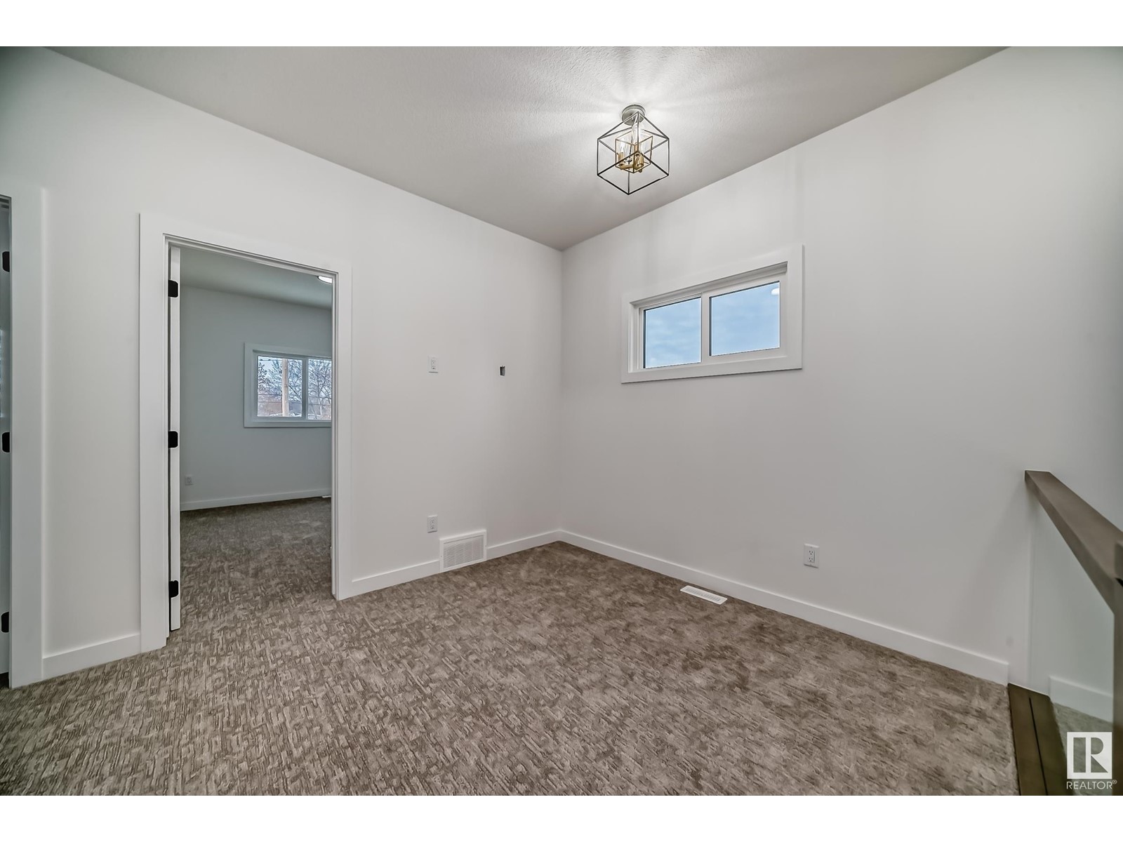 2 12122 43 ST NW, Edmonton
