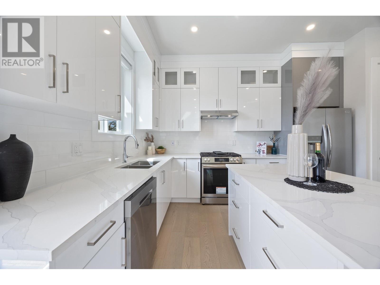 Photo 7 of 4857 Lanark Street, Vancouver BC