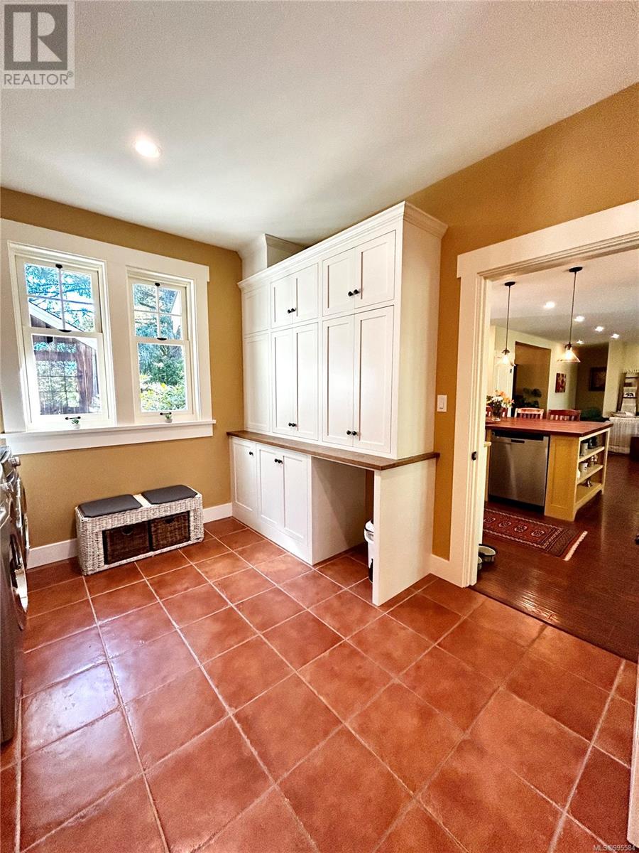 Photo 31 of 6140 Lakes Rd, Duncan BC
