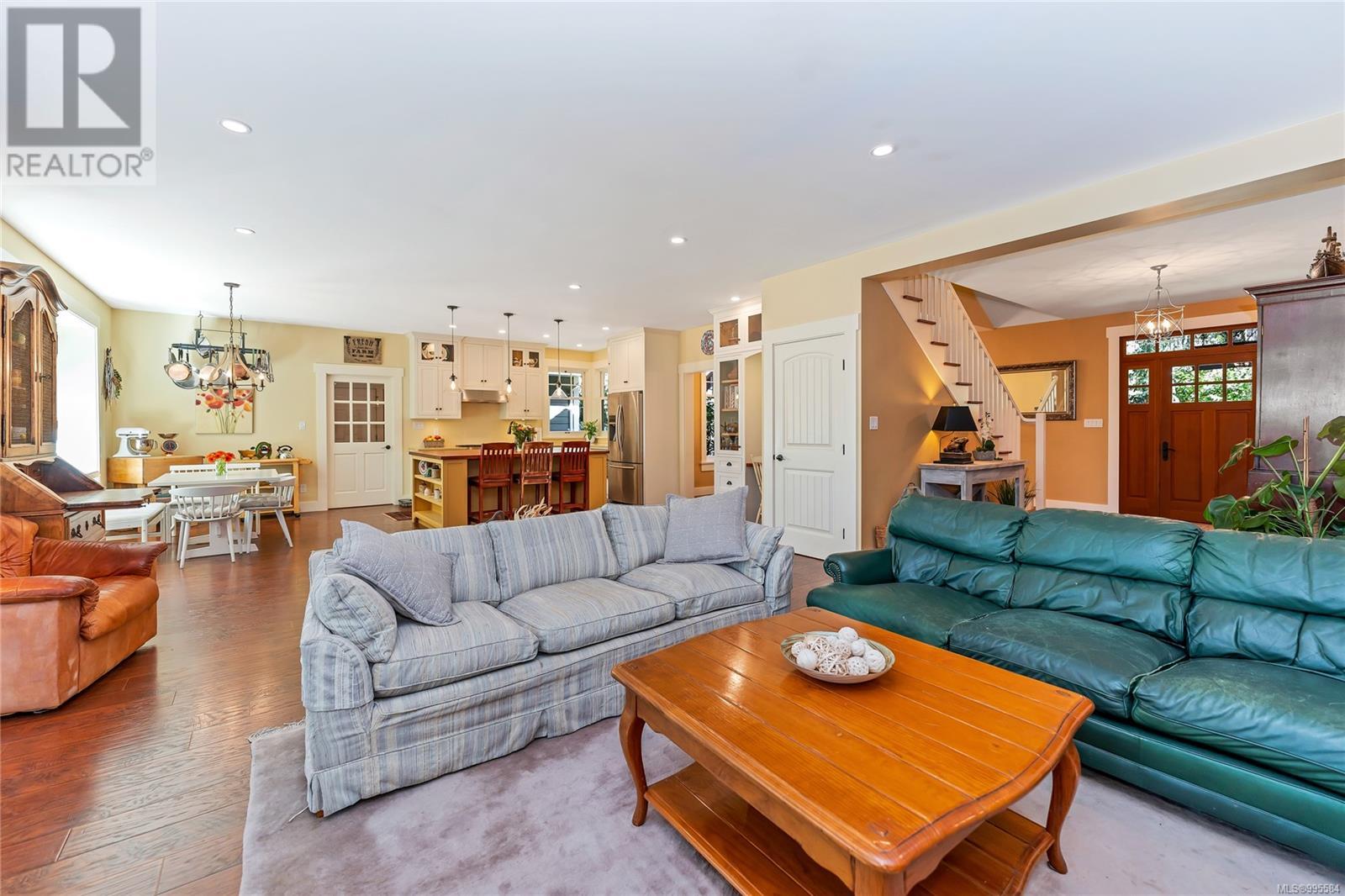 Photo 14 of 6140 Lakes Rd, Duncan BC