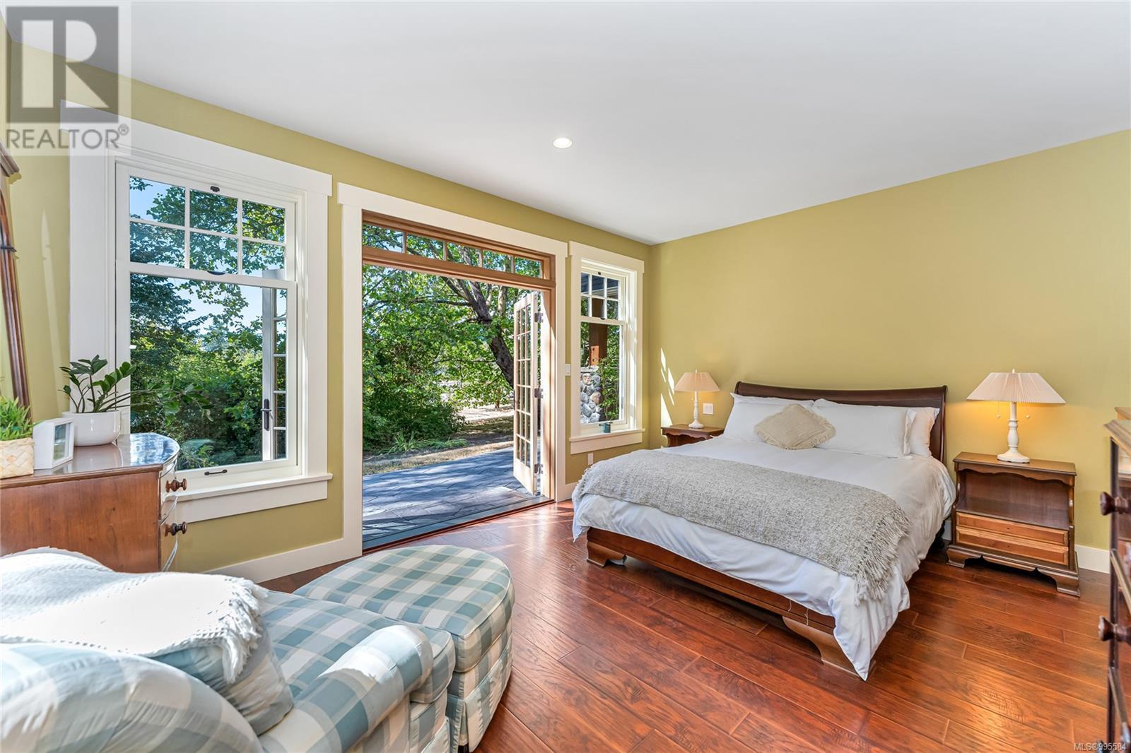 Photo 16 of 6140 Lakes Rd, Duncan BC