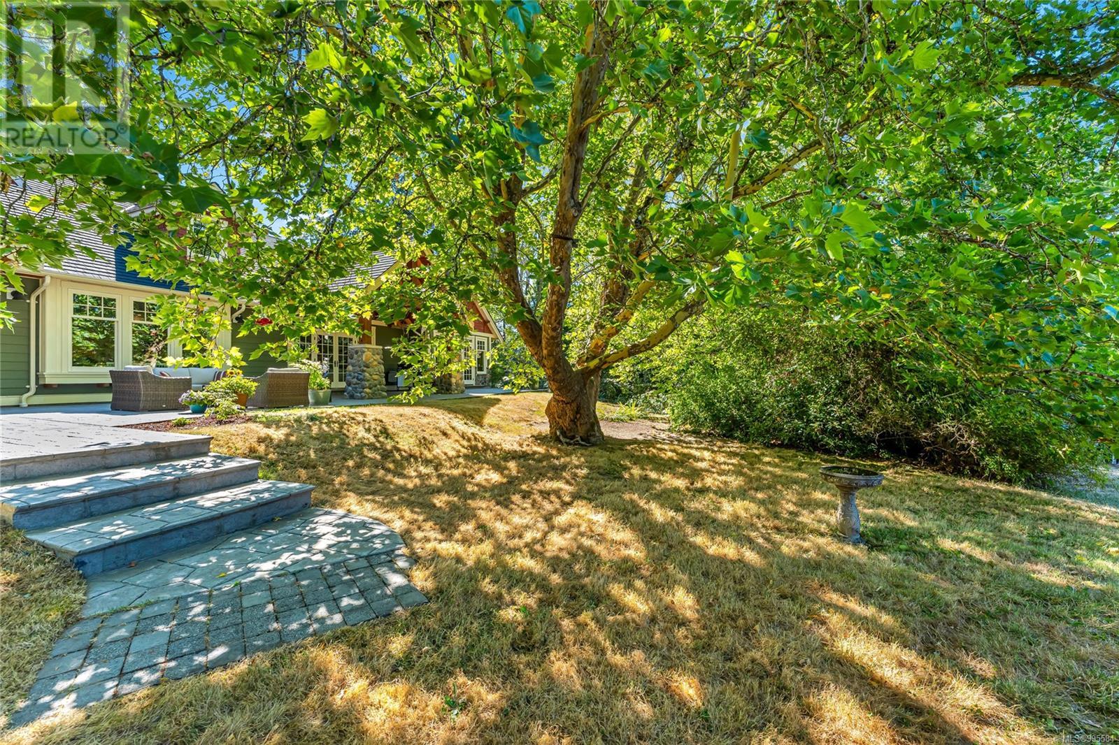 6140 Lakes Rd, Duncan