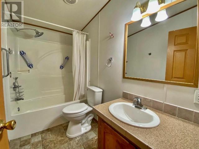 2916 BARRIERE LAKES Road, Barriere