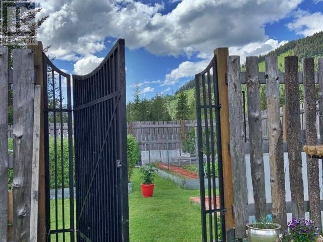 2916 BARRIERE LAKES Road, Barriere