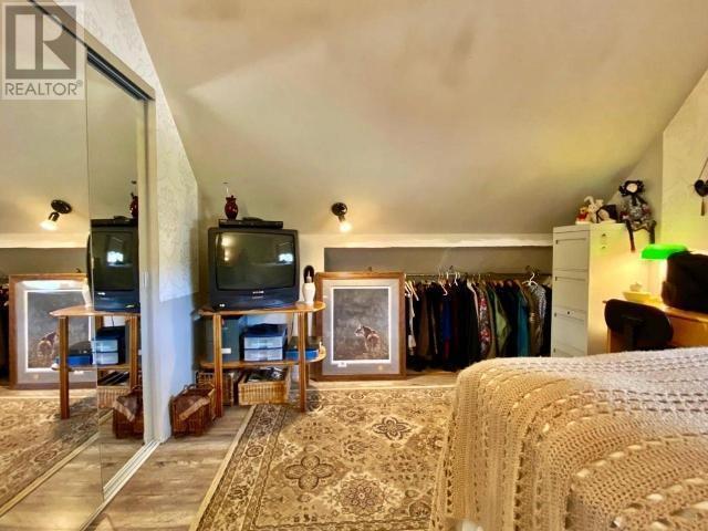 2916 BARRIERE LAKES Road, Barriere