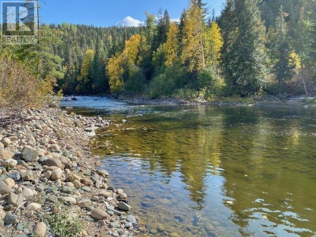 2916 BARRIERE LAKES Road, Barriere