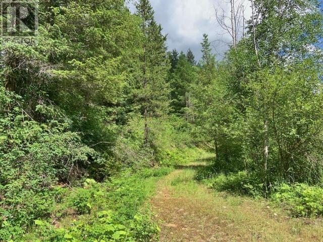 2916 BARRIERE LAKES Road, Barriere