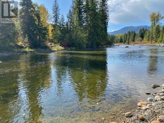 2916 BARRIERE LAKES Road, Barriere
