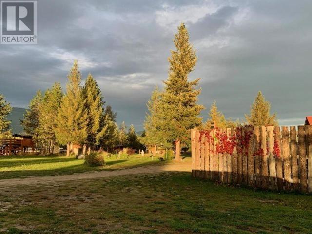 2916 BARRIERE LAKES Road, Barriere