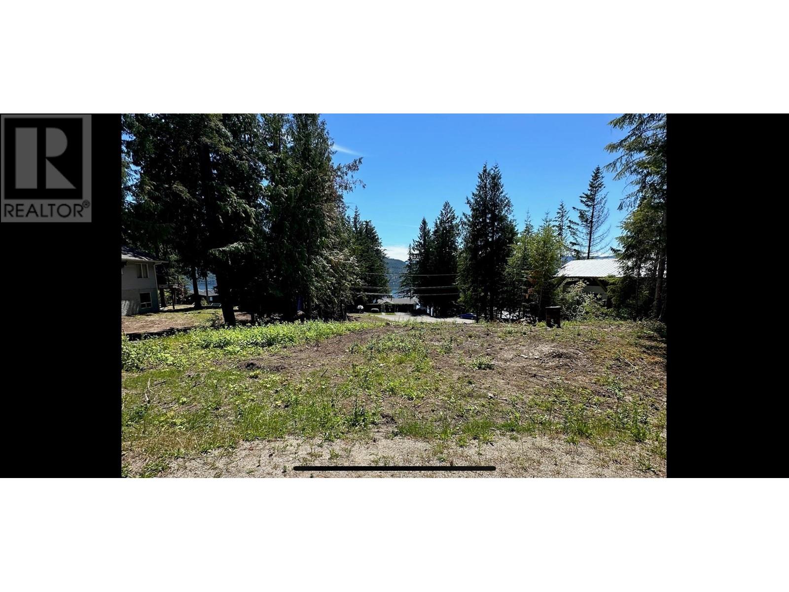 5258 Meadow Creek Crescent, Celista
