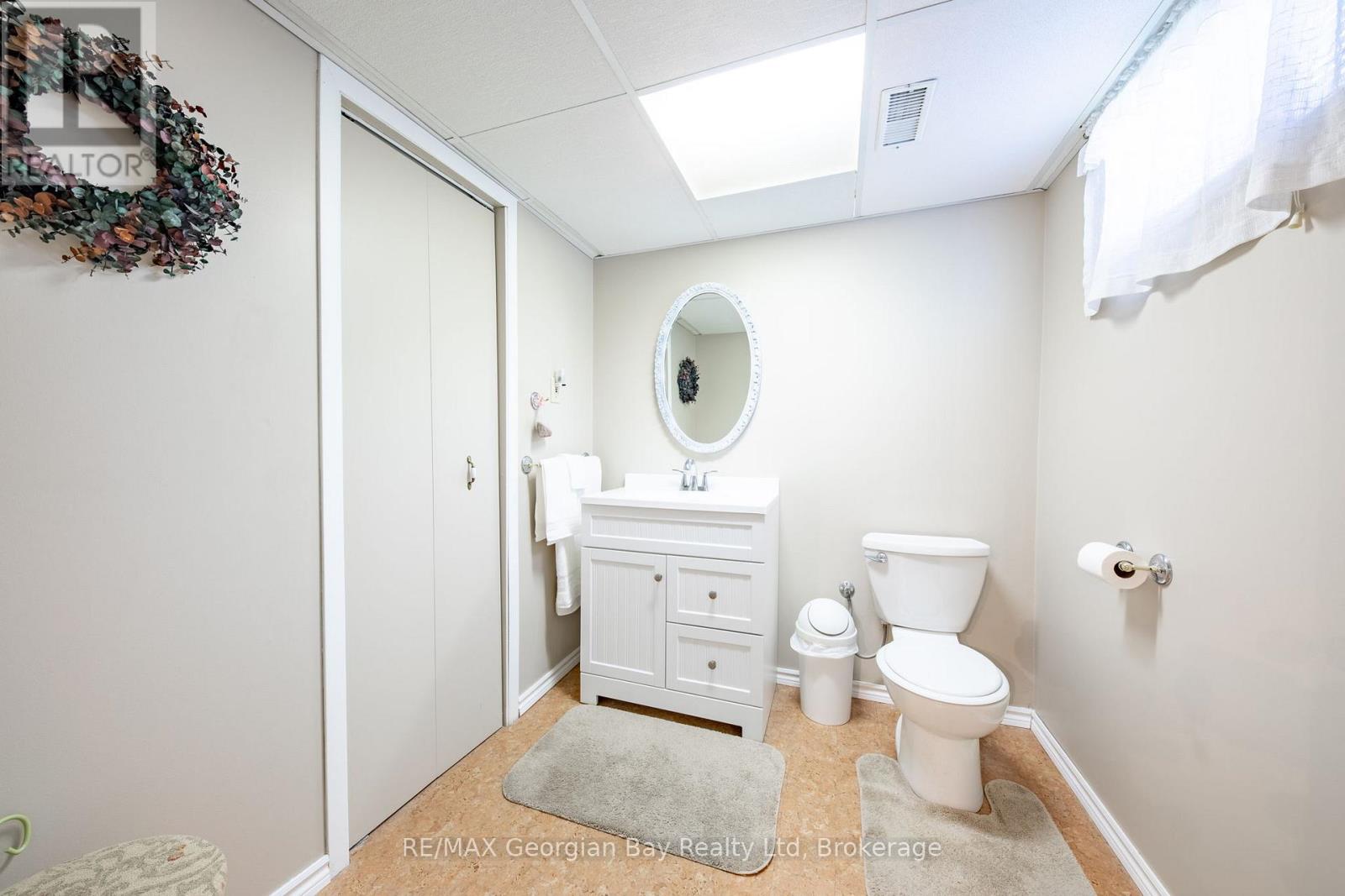 Photo 5 of 32 Bonaventure Place, Penetanguishene ON