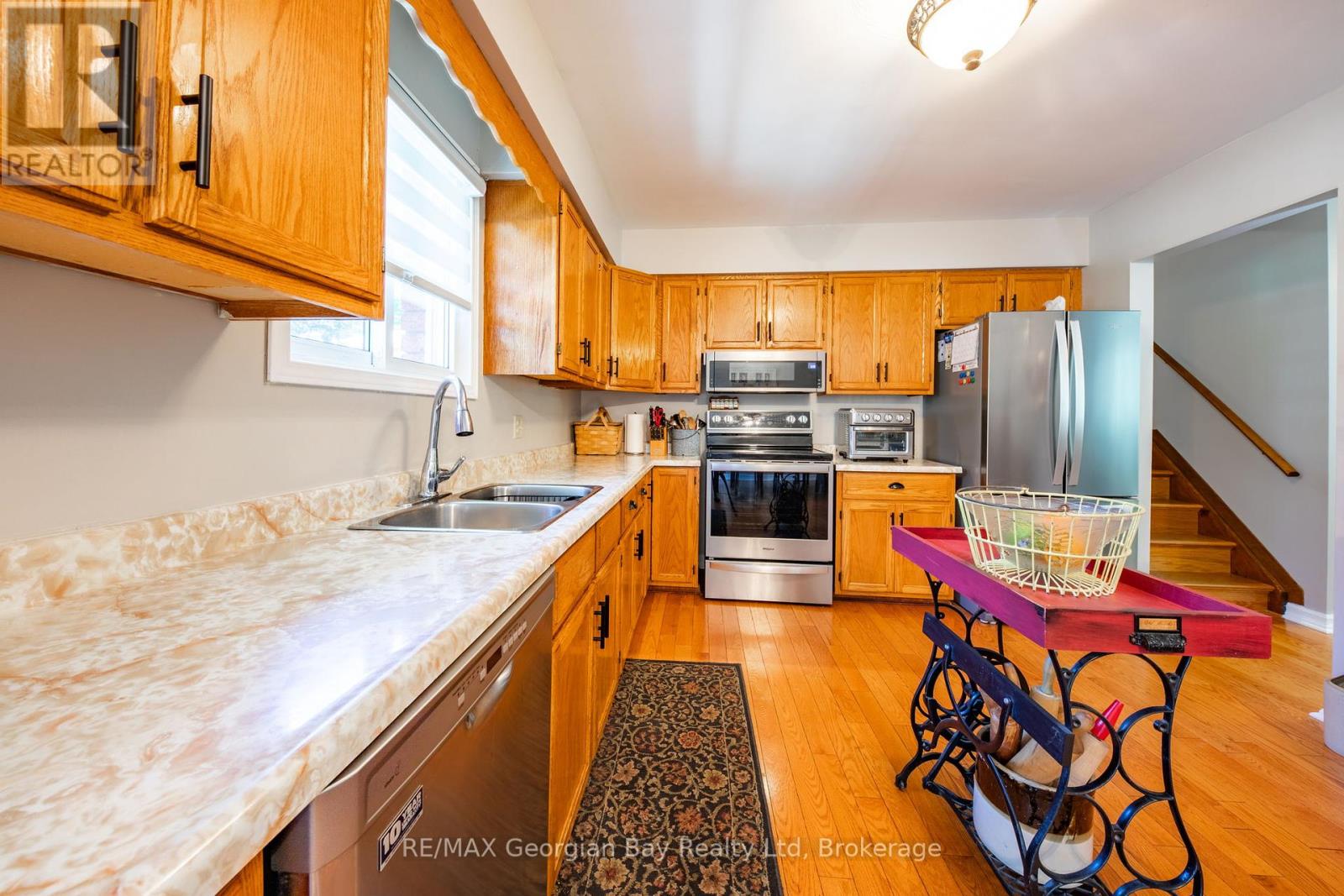 Photo 33 of 32 Bonaventure Place, Penetanguishene ON