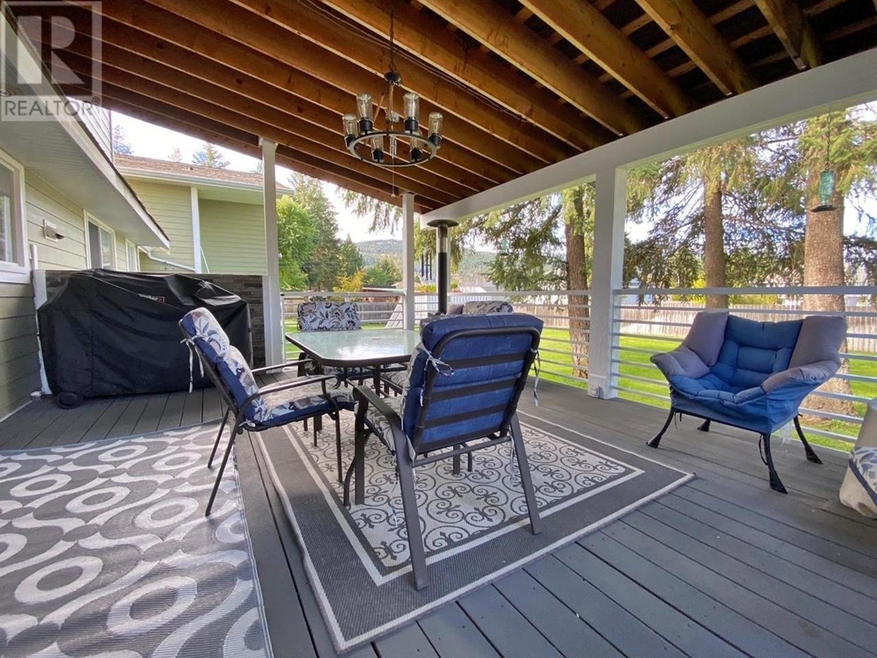 371 DEEJAY Road, Barriere