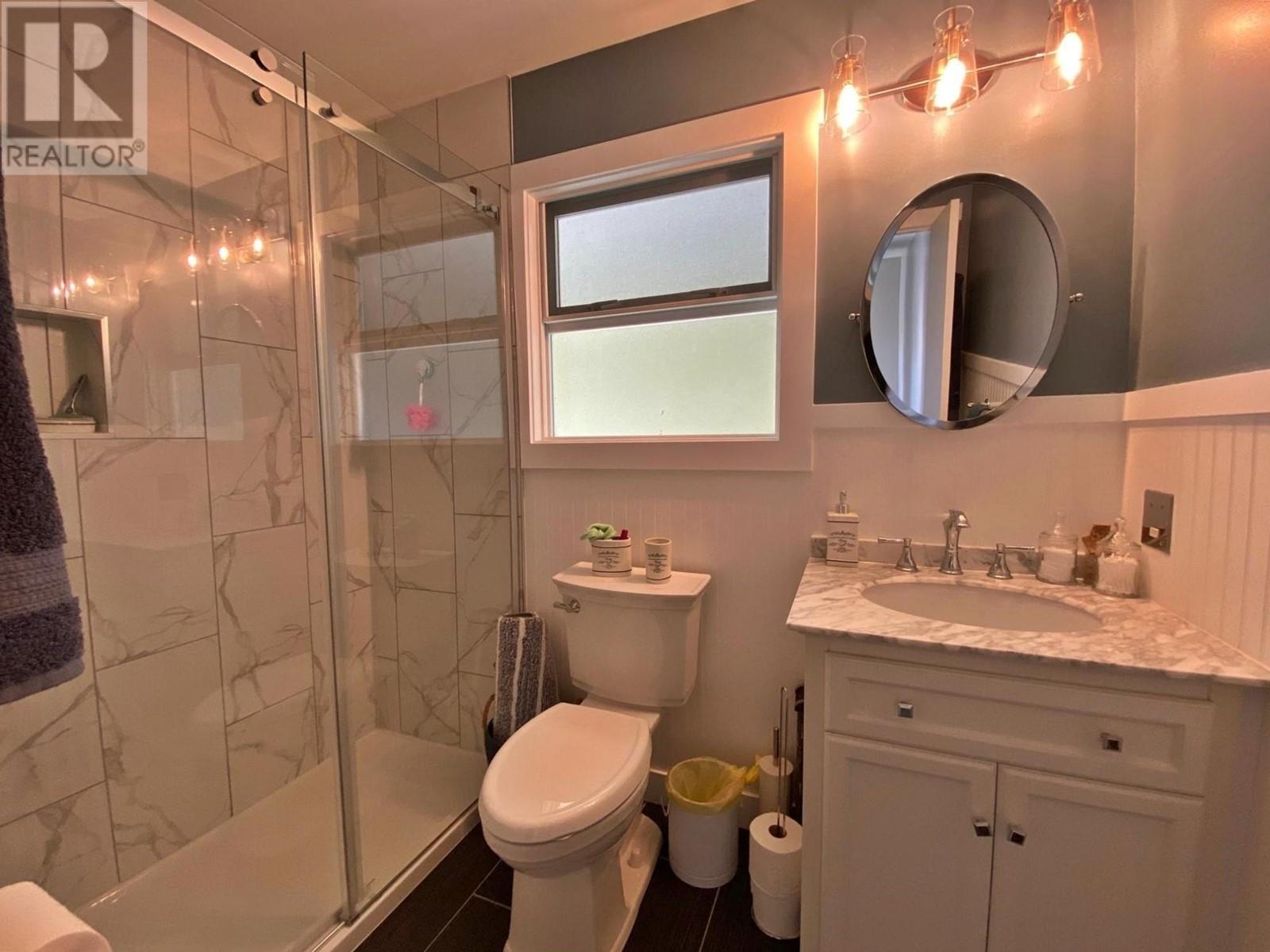 371 DEEJAY Road, Barriere