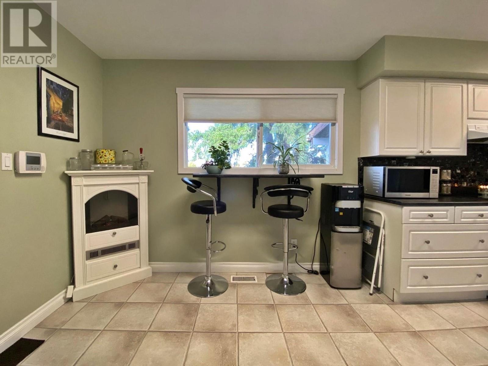 371 DEEJAY Road, Barriere