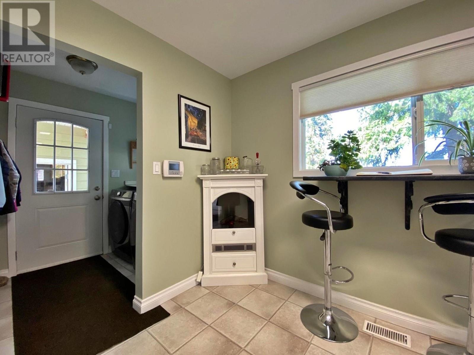 371 DEEJAY Road, Barriere