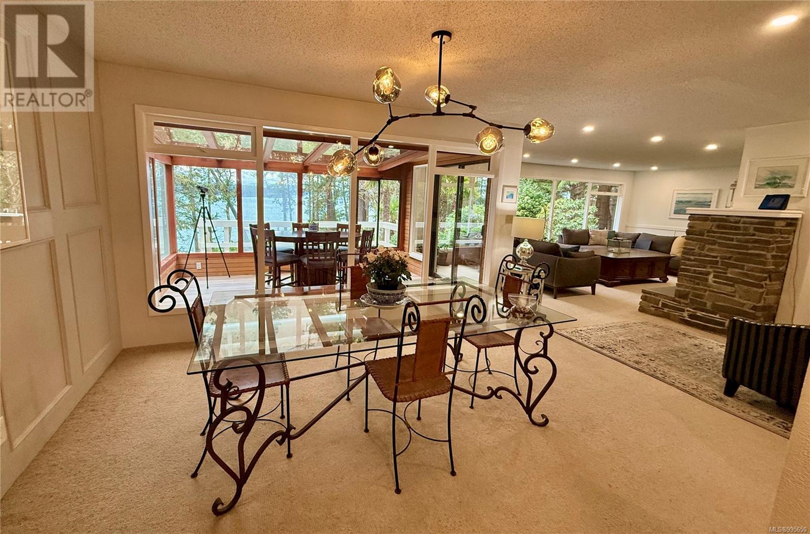2320 Dolphin Rd, North Saanich