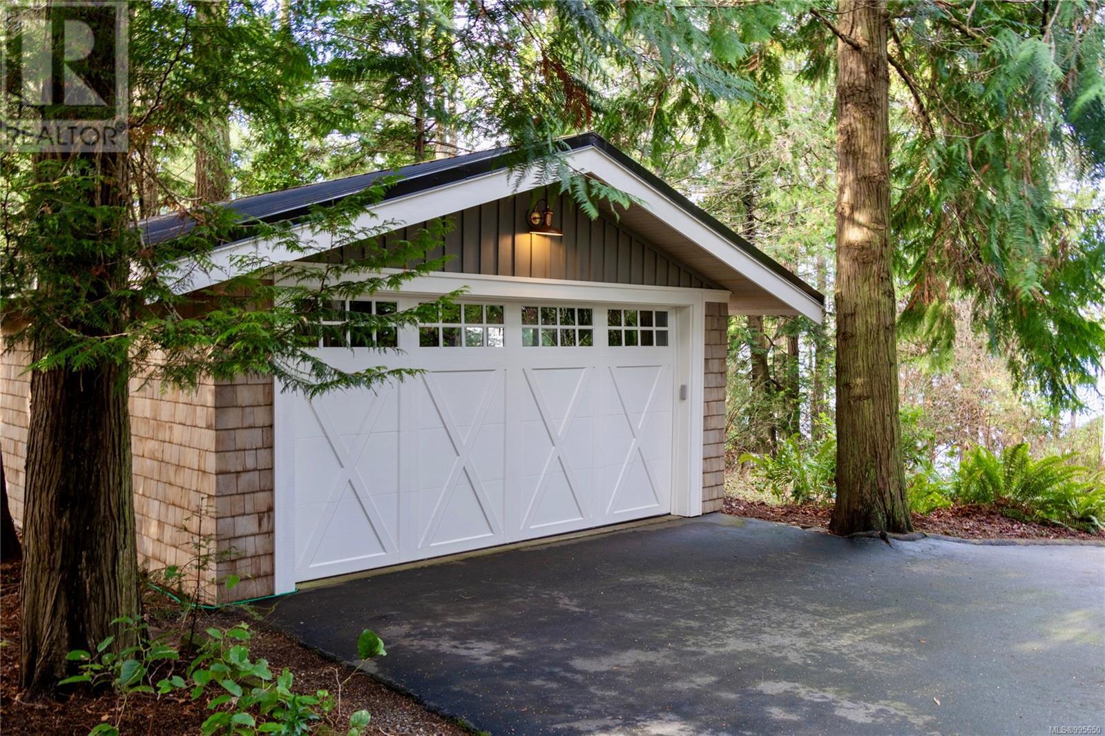 2320 Dolphin Rd, North Saanich