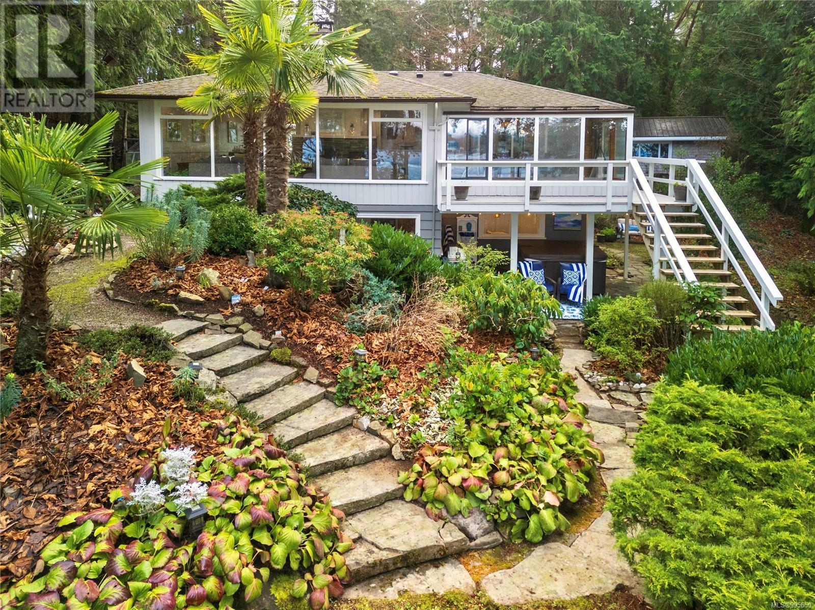 2320 Dolphin Rd, North Saanich