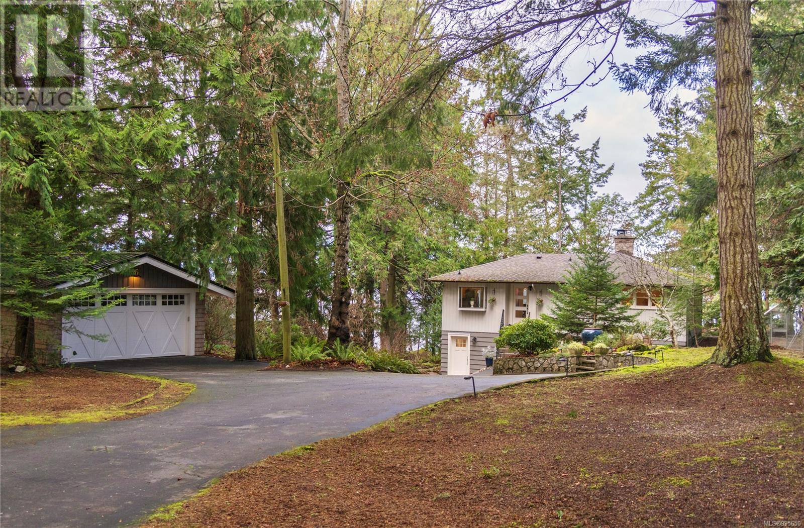 2320 Dolphin Rd, North Saanich