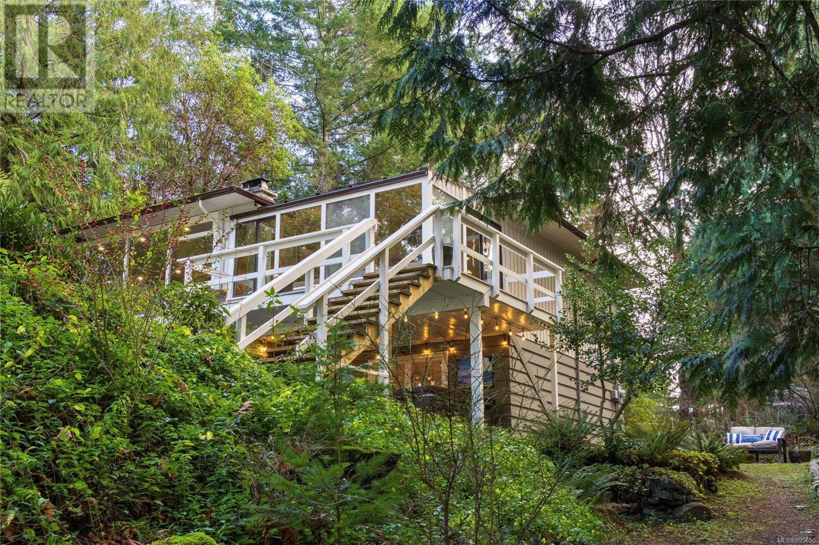 2320 Dolphin Rd, North Saanich