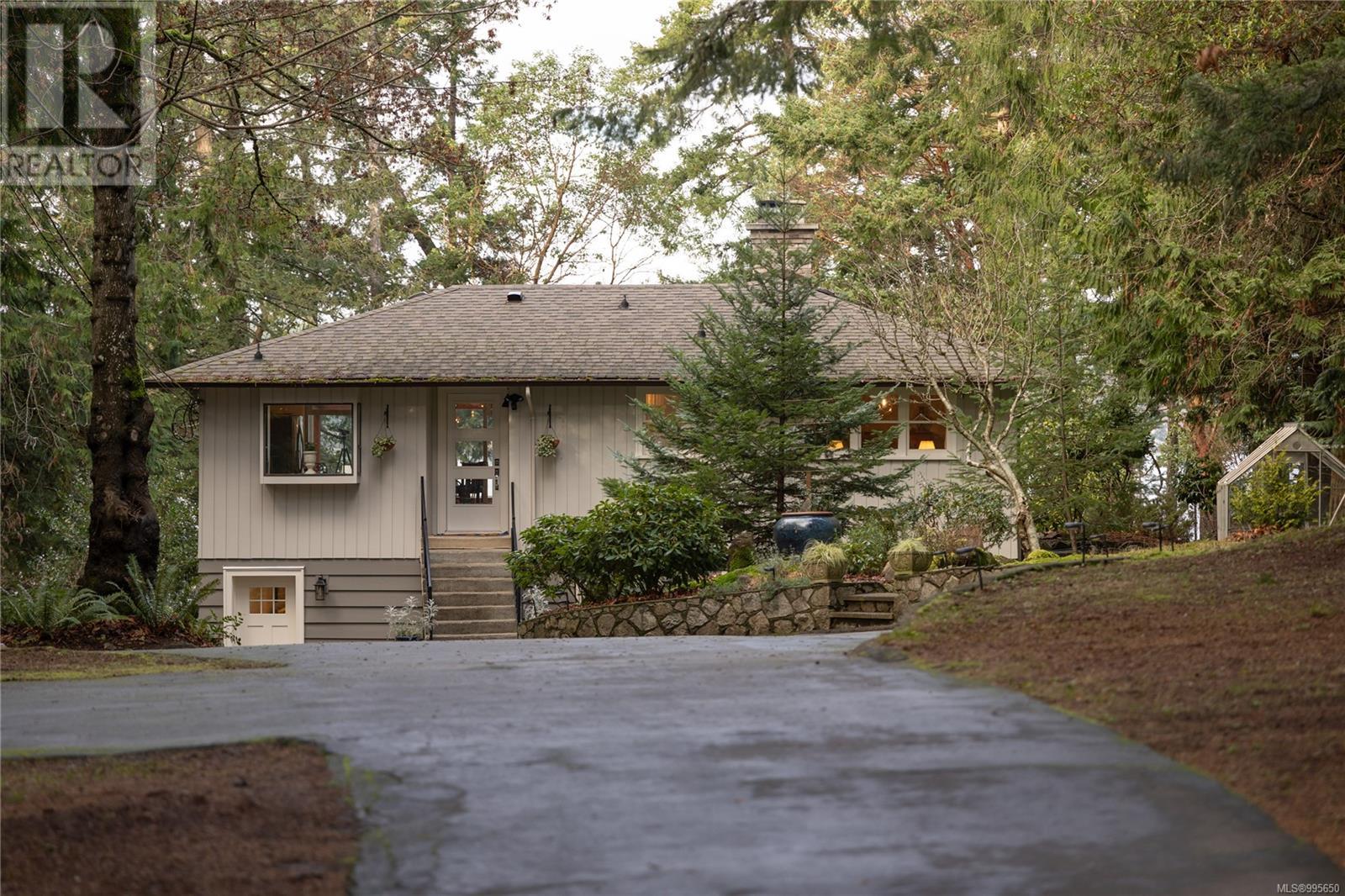 2320 Dolphin Rd, North Saanich