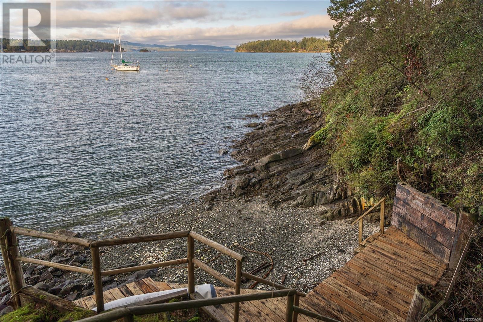 2320 Dolphin Rd, North Saanich