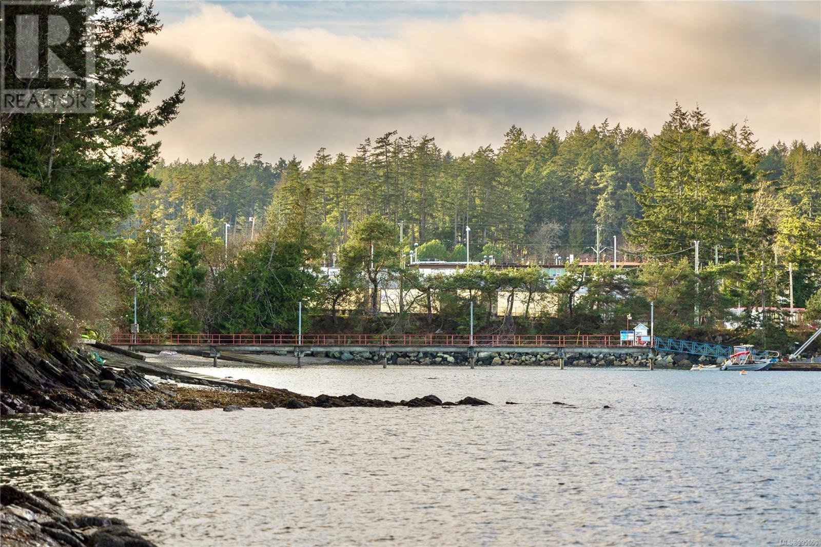 2320 Dolphin Rd, North Saanich